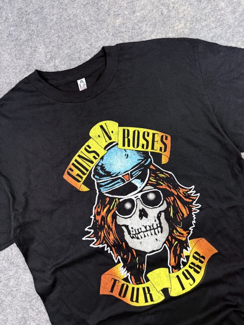 Guns n’ roses tour 1988 skull graphic t-shirt – m Guns N’ Roses Tour 1988 Skull Graphic T-Shirt – M - Image 2