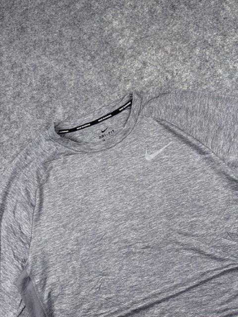 Nike dri-fit running performance t-shirt l/xl grey athletic training tee Nike Dri-FIT Running Performance T-Shirt L/XL Grey Athletic Training Tee - Image 2