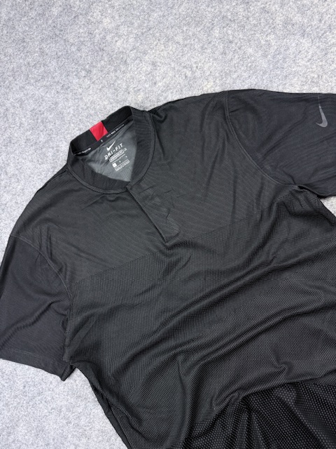 Nike tiger woods collection dri-fit golf polo l black performance sports shirt Nike Tiger Woods Collection Dri-FIT Golf Polo L Black Performance Sports Shirt - Image 2