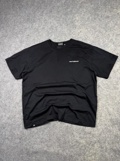 New Balance Oversized Boxy Fit T-Shirt L Black Minimal Logo Streetwear