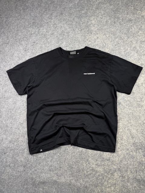 New balance oversized boxy fit t-shirt l black minimal logo streetwear New Balance Oversized Boxy Fit T-Shirt L Black Minimal Logo Streetwear