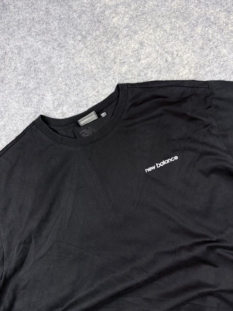 New balance oversized boxy fit t-shirt l black minimal logo streetwear New Balance Oversized Boxy Fit T-Shirt L Black Minimal Logo Streetwear - Image 3