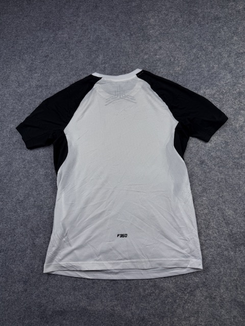 Descente training performance t-shirt black & white m Descente Training Performance T-Shirt Black & White M - Image 4
