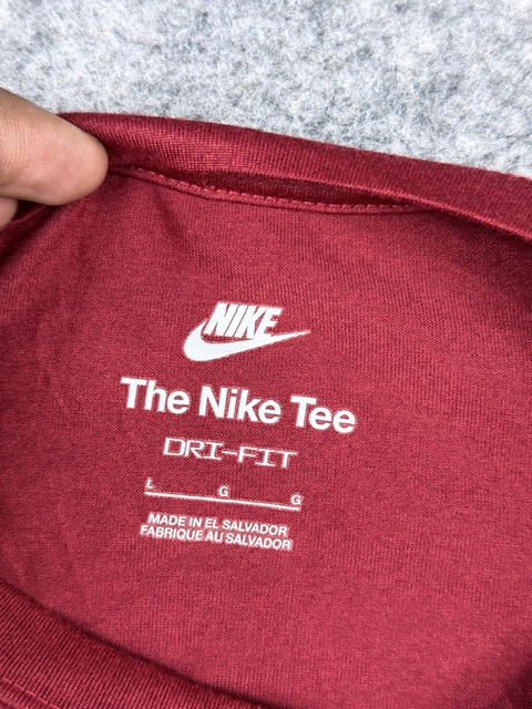 Nike Dri-FIT Exeter Soccer Graphic Long Sleeve T-Shirt L Burgundy Nike Dri-FIT Exeter Soccer Graphic Long Sleeve T-Shirt L Burgundy - Image 3