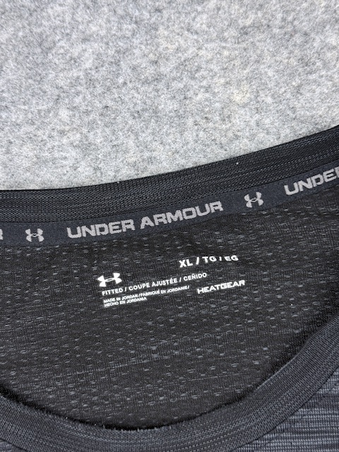 Under Armour HeatGear Fitted Long Sleeve T-Shirt XL Black Performance Under Armour HeatGear Fitted Long Sleeve T-Shirt XL Black Performance - Image 3