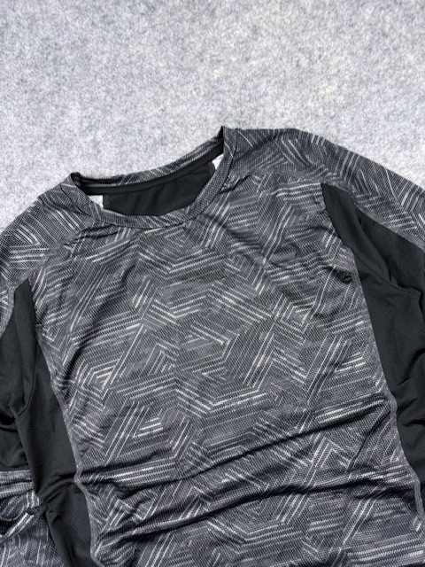 Champion all-over print compression base layer – black/grey Champion All-Over Print Compression Base Layer – Black/Grey - Image 2
