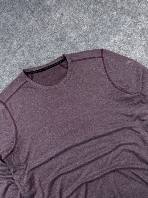 Under armour heatgear long sleeve performance shirt – maroon | xl Under Armour HeatGear Long Sleeve Performance Shirt – Maroon | XL - Image 2