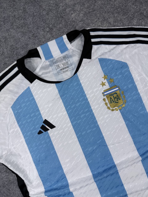 Argentina adidas 2022 World Cup Home Jersey L Argentina adidas 2022 World Cup Home Jersey L - Image 2