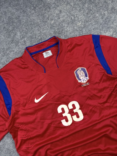 South Korea Nike Vintage Football Jersey #33 Cho J H XL South Korea Nike Vintage Football Jersey #33 Cho J H XL - Image 2