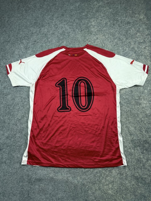 Arsenal Puma Fly Emirates #10 Football Jersey – XL/XXL Arsenal Puma Fly Emirates #10 Football Jersey – XL/XXL - Image 4