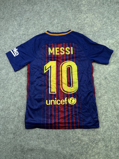 FC Barcelona Messi #10 Football Jersey Size XS – Blue & Red FC Barcelona Messi #10 Football Jersey Size XS – Blue & Red - Image 3