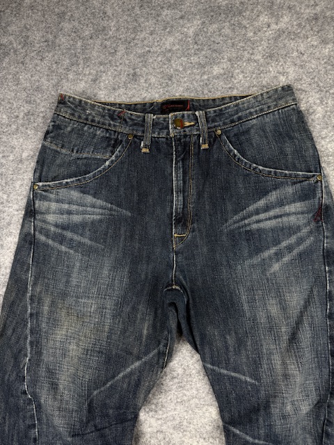 Authentic Vintage Levi's Engineered Jeans (LEJ) Twisted 3D Denim - Medium Wash | Size W32 Authentic Vintage Levi's Engineered Jeans (LEJ) Twisted 3D Denim - Medium Wash | Size W32 - Image 2