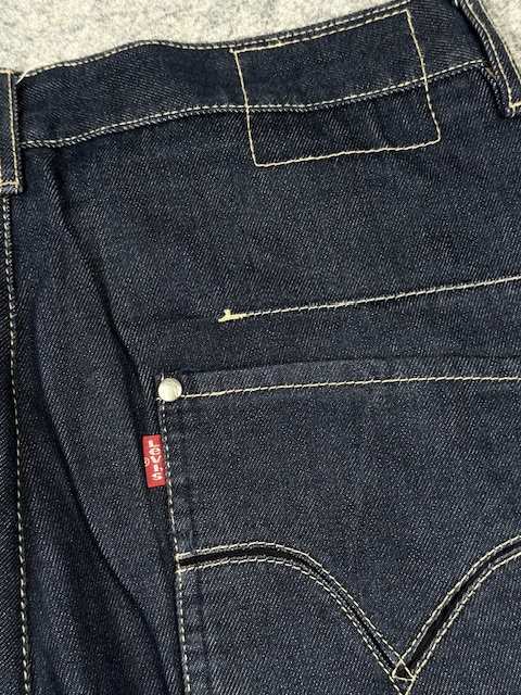 Authentic Pre-Loved Levi's Engineered Jeans (LEJ) Twisted 3D Denim - Dark Indigo | Size W30 Authentic Pre-Loved Levi's Engineered Jeans (LEJ) Twisted 3D Denim - Dark Indigo | Size W30 - Image 7