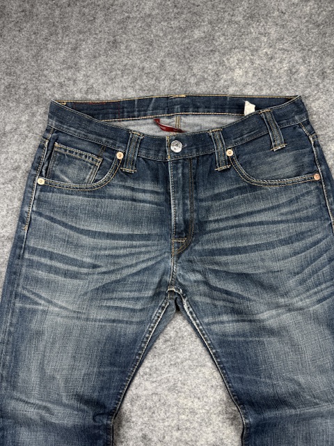Authentic Pre-Loved Levi's 504 Regular Straight Fit Jeans - Medium Blue Wash | Size W34 Authentic Pre-Loved Levi's 504 Regular Straight Fit Jeans - Medium Blue Wash | Size W34 - Image 2