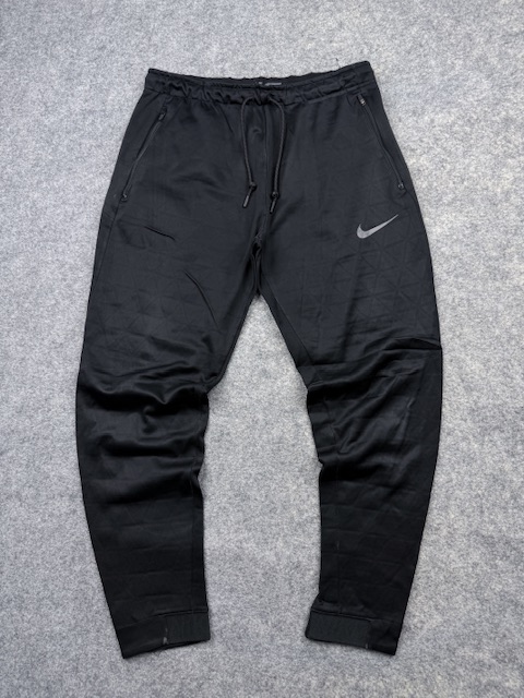 Nike Black Tech Fleece Joggers – Size L Nike Black Tech Fleece Joggers – Size L
