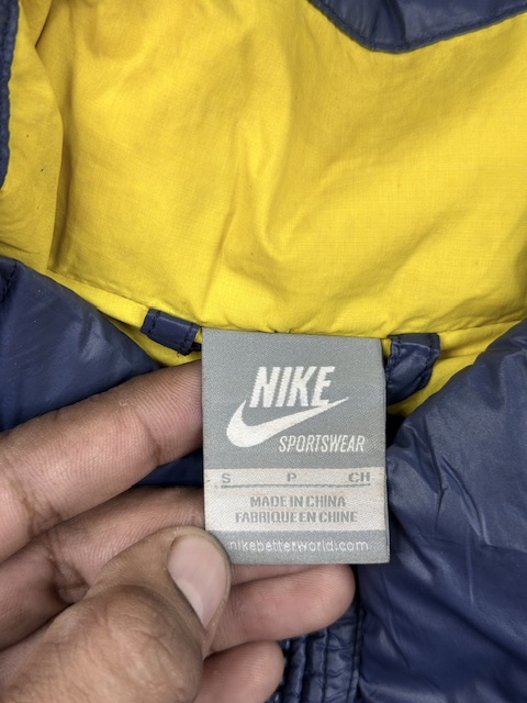 Nike Sportswear Down Fill Puffer Jacket – Size S Nike Sportswear Down Fill Puffer Jacket – Size S - Image 3