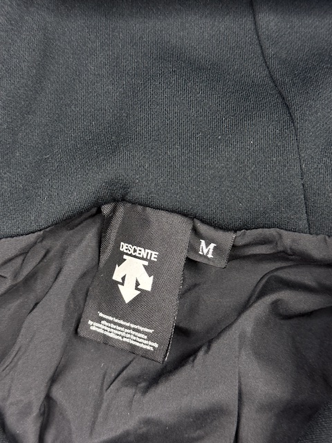 Authentic Pre-Loved Descente High-Neck Technical Half-Zip Hoodie - Black/Pink | Size M/L Authentic Pre-Loved Descente High-Neck Technical Half-Zip Hoodie - Black/Pink | Size M/L - Image 3