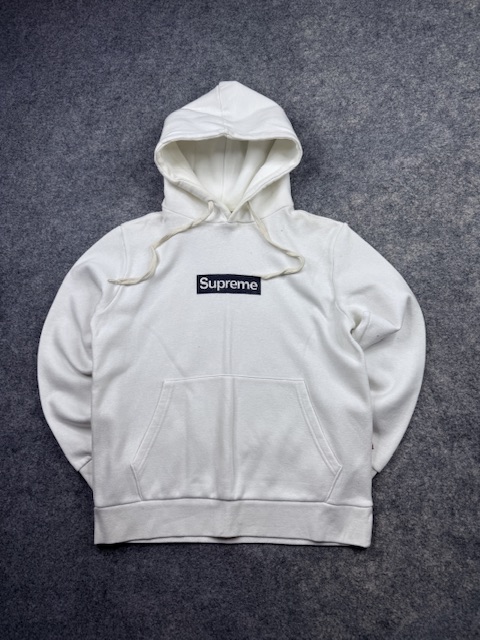 Pre-Loved Vintage "Pine Tree Tag" Supreme Box Logo Pullover Hoodie - White | Women's Size L Pre-Loved Vintage "Pine Tree Tag" Supreme Box Logo Pullover Hoodie - White | Women's Size L