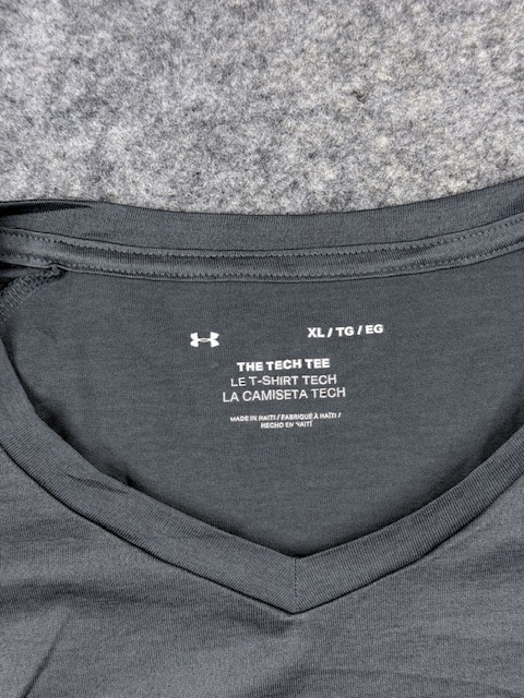 Pre-Loved Under Armour "The Tech Tee" V-Neck Short Sleeve Active T-Shirt - Dark Grey | Size XXL (Tag XL) Pre-Loved Under Armour "The Tech Tee" V-Neck Short Sleeve Active T-Shirt - Dark Grey | Size XXL (Tag XL) - Image 3