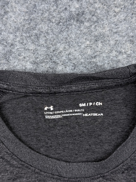 Pre-Loved Under Armour HeatGear Lubbock High Gymnastics T-Shirt - Dark Grey | Size M (Tag SM) Pre-Loved Under Armour HeatGear Lubbock High Gymnastics T-Shirt - Dark Grey | Size M (Tag SM) - Image 3