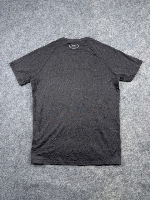 Pre-Loved Under Armour HeatGear Lubbock High Gymnastics T-Shirt - Dark Grey | Size M (Tag SM) Pre-Loved Under Armour HeatGear Lubbock High Gymnastics T-Shirt - Dark Grey | Size M (Tag SM) - Image 4