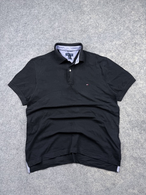 Pre-Loved Tommy Hilfiger Contrast Chambray Polo Shirt - Black | Size M/L
