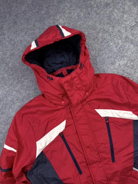 Manchester United Official Merchandise Winter Ski Jacket - Red / Navy | Size M Manchester United Official Merchandise Winter Ski Jacket - Red / Navy | Size M - Image 2