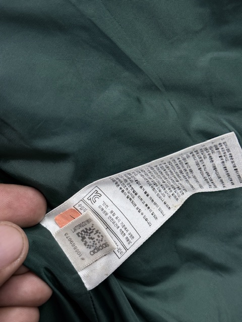 Pre-Loved Adidas '84 Retro Patch Corduroy Yoke Puffer Jacket - Forest Green | Size L Pre-Loved Adidas '84 Retro Patch Corduroy Yoke Puffer Jacket - Forest Green | Size L - Image 6
