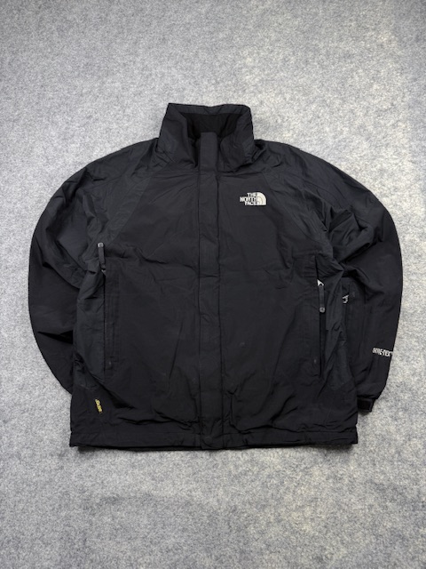The North Face Gore-Tex Shell Jacket - Black | Size L The North Face Gore-Tex Shell Jacket - Black | Size L
