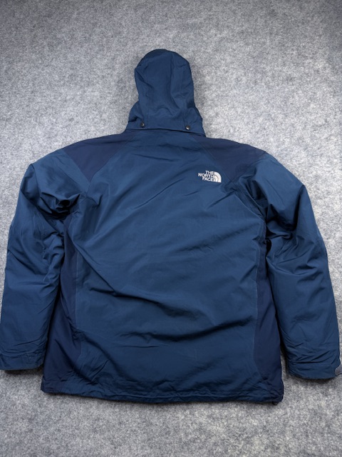Pre-Loved Vintage The North Face HyVent 3-in-1 Double Jacket with Inner Puffer - Navy Blue | Size M Pre-Loved Vintage The North Face HyVent 3-in-1 Double Jacket with Inner Puffer - Navy Blue | Size M - Image 8