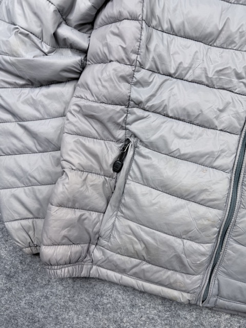 Pre-Loved Vintage The North Face 900-Fill Down Puffer Jacket - Grey | Size M Pre-Loved Vintage The North Face 900-Fill Down Puffer Jacket - Grey | Size M - Image 4