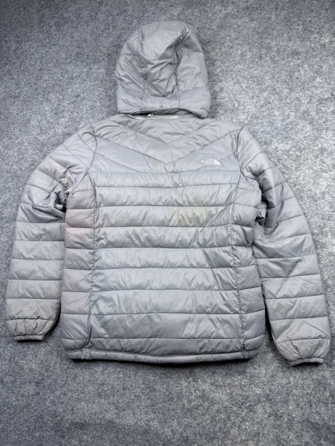 Pre-Loved Vintage The North Face 900-Fill Down Puffer Jacket - Grey | Size M Pre-Loved Vintage The North Face 900-Fill Down Puffer Jacket - Grey | Size M - Image 8