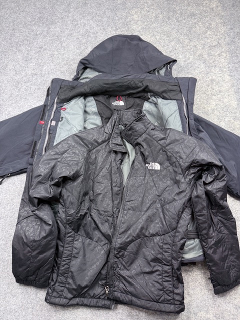 The North Face HyVent 3-in-1 Triclimate Double Jacket with Monogram Liner - Black | Size S The North Face HyVent 3-in-1 Triclimate Double Jacket with Monogram Liner - Black | Size S - Image 10