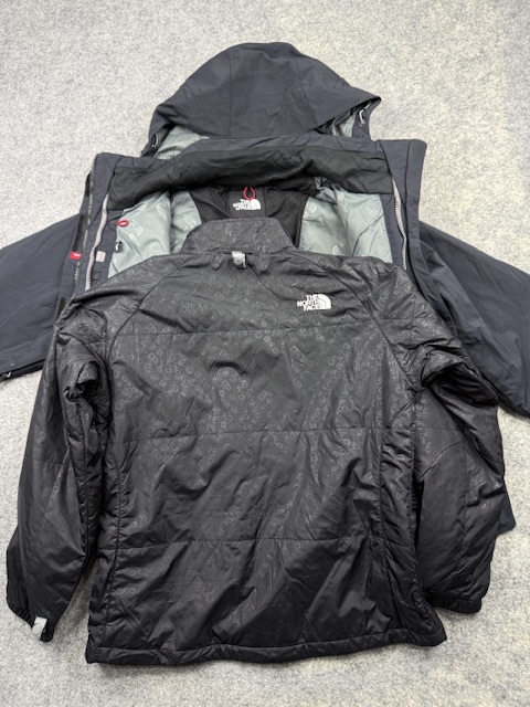 The North Face HyVent 3-in-1 Triclimate Double Jacket with Monogram Liner - Black | Size S The North Face HyVent 3-in-1 Triclimate Double Jacket with Monogram Liner - Black | Size S - Image 9
