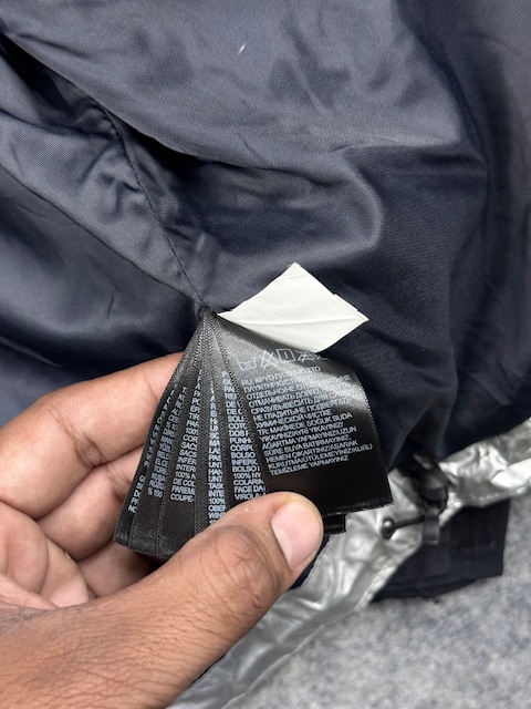 Supreme x The North Face Metallic Mountain Jacket - Silver & Black | Size L Supreme x The North Face Metallic Mountain Jacket - Silver & Black | Size L - Image 9