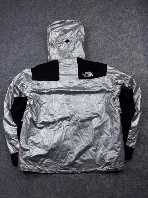 Supreme x The North Face Metallic Mountain Jacket - Silver & Black | Size L Supreme x The North Face Metallic Mountain Jacket - Silver & Black | Size L - Image 10
