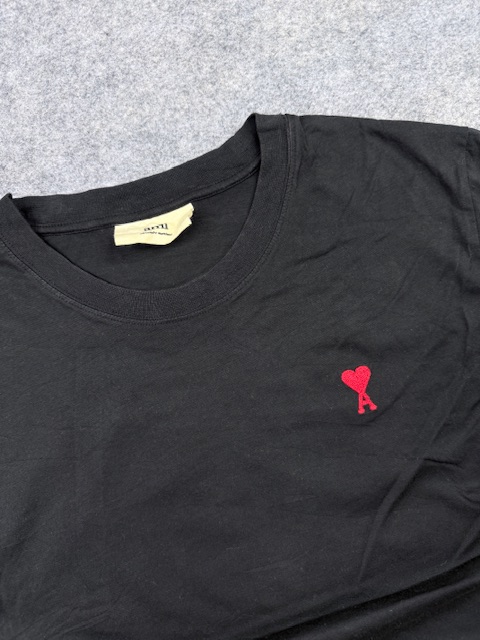 Ami Paris Alexandre Mattiussi Organic Cotton Embroidered Red Heart Logo T-Shirt - Black | Size L Ami Paris Alexandre Mattiussi Organic Cotton Embroidered Red Heart Logo T-Shirt - Black | Size L - Image 2