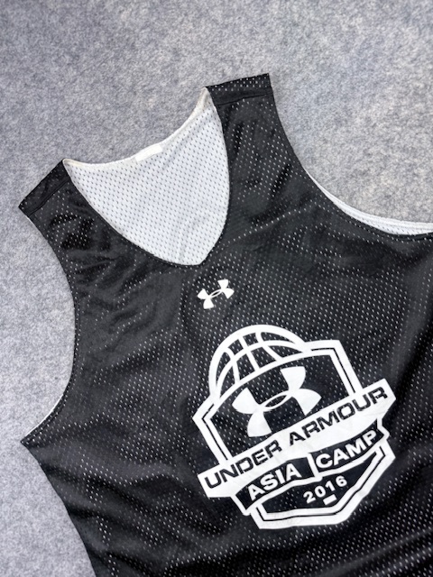 Under Armour Asia Camp 2016 Reversible Athletic Basketball Jersey / Tank Top - Black & White (#21) | Size XL Under Armour Asia Camp 2016 Reversible Athletic Basketball Jersey / Tank Top - Black & White (#21) | Size XL - Image 2