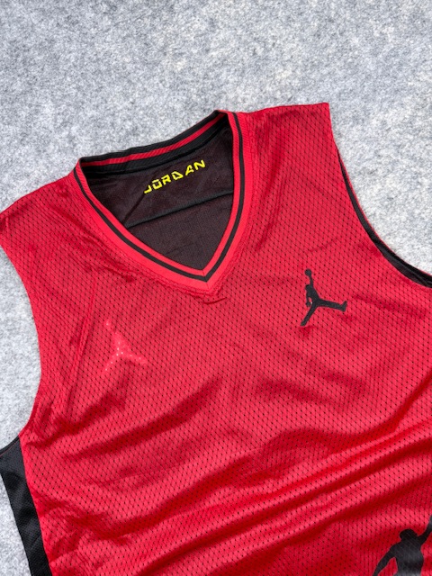 Authentic Pre-Loved Jordan Brand Reversible Athletic Basketball Jersey Tank Top - Red & Black | Size XL Authentic Pre-Loved Jordan Brand Reversible Athletic Basketball Jersey Tank Top - Red & Black | Size XL - Image 2