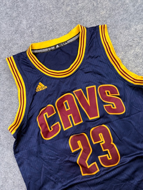 Pre-Loved Adidas NBA Cleveland Cavaliers LeBron James #23 Swingman Basketball Jersey - Navy Blue & Wine/Gold | Size M/L Pre-Loved Adidas NBA Cleveland Cavaliers LeBron James #23 Swingman Basketball Jersey - Navy Blue & Wine/Gold | Size M/L - Image 2