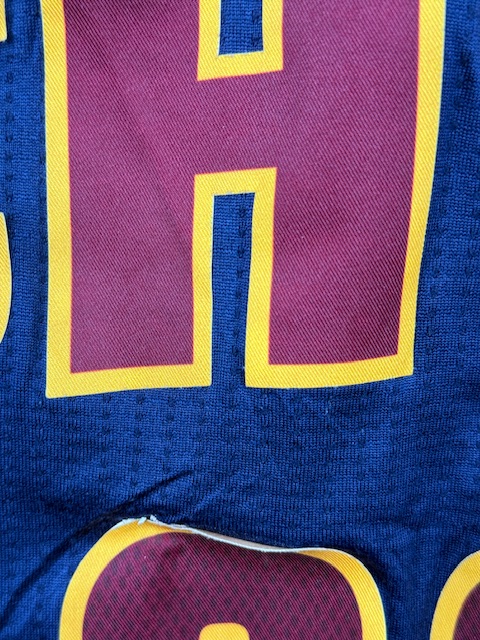 Pre-Loved Adidas NBA Cleveland Cavaliers LeBron James #23 Swingman Basketball Jersey - Navy Blue & Wine/Gold | Size M/L Pre-Loved Adidas NBA Cleveland Cavaliers LeBron James #23 Swingman Basketball Jersey - Navy Blue & Wine/Gold | Size M/L - Image 3