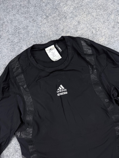 Pre-Loved Adidas Techfit Climacool Athletic Short Sleeve Compression Shirt Base Layer - Black | Size L Pre-Loved Adidas Techfit Climacool Athletic Short Sleeve Compression Shirt Base Layer - Black | Size L - Image 2