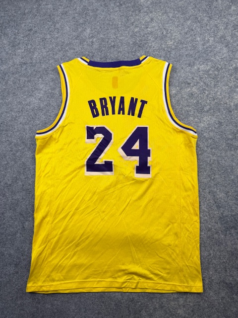 Nike NBA Los Angeles Lakers Kobe Bryant #24 Swingman Basketball Jersey - Gold & Purple | Size XL Nike NBA Los Angeles Lakers Kobe Bryant #24 Swingman Basketball Jersey - Gold & Purple | Size XL - Image 3