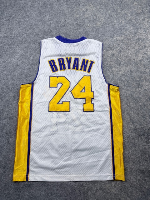 Adidas NBA Los Angeles Lakers Kobe Bryant #24 Swingman Basketball Jersey - White & Gold/Purple | Size M Adidas NBA Los Angeles Lakers Kobe Bryant #24 Swingman Basketball Jersey - White & Gold/Purple | Size M - Image 2