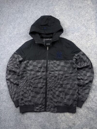 MLB New York Yankees Geometric Pattern Hooded Bomber Jacket - Black & Charcoal Grey | Size M