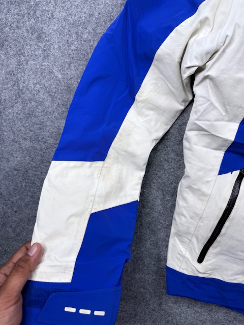 Carve Sport Technical Waterproof Ski & Snowboard Winter Jacket - Blue, White & Black | Size S Carve Sport Technical Waterproof Ski & Snowboard Winter Jacket - Blue, White & Black | Size S - Image 4