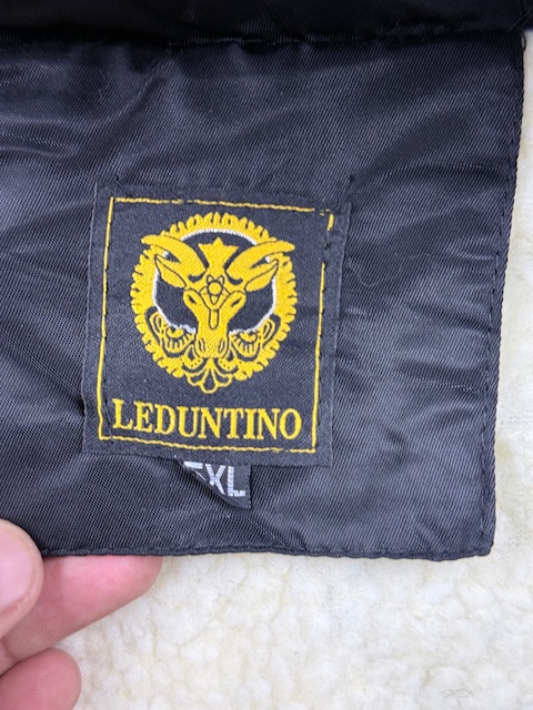 Leduntino Classic Fur-Trim Hooded Sherpa-Lined Winter Bomber Jacket - Black | Size XXL Leduntino Classic Fur-Trim Hooded Sherpa-Lined Winter Bomber Jacket - Black | Size XXL - Image 5