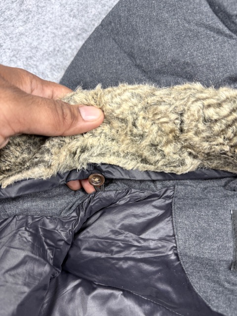 The North Face Women's Down Winter Puffer Jacket with Removable Faux Fur Hood - Dark Grey Heather | Size M The North Face Women's Down Winter Puffer Jacket with Removable Faux Fur Hood - Dark Grey Heather | Size M - Image 5